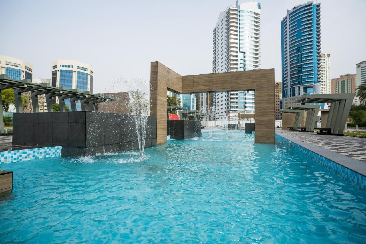 Hotel Holiday International Sharjah Exterior foto